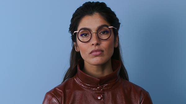 STYLISH WOMAN EYEWEAR MINIMALIST LIGHT METAL ROUND GLASSES