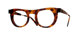 Boavista model by Gamine NYC combine simplicity and classic cool. Stylish and vintage eyewear.